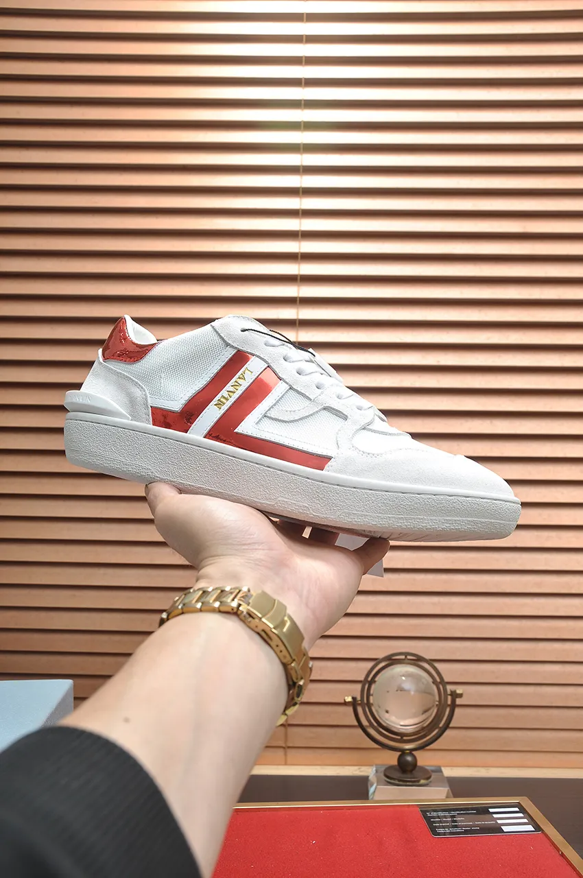 Men's men's shoes💰540💶[LANVIN] The latest lace-up fashionable casual couple sneakers, high-quality CLAY couple series‼ ️ The latest trendy products of the season 🌈Many bloggers have planted grass and purchased the original open-mold customization. The upper and outsole are sewn with mark threads without edge sealing. A variety of material splicing combination design. Very versatile for fashionable and casual wear. Comfortable on the feet. Self-recommended. Upper cowhide + cow suede + breathable mesh lining. Foot-padding cowhide. Exclusive original open-mold clear logo rubber outsole ⚠️Couple standard size 36-40 for women and 38-44 for men.